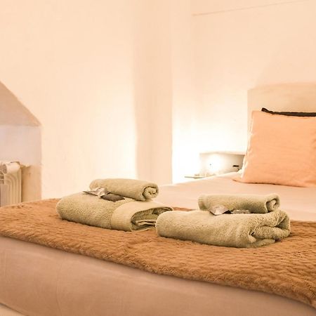 Casa Besalu Estudio En El Centro Del Pueblo Luaran gambar