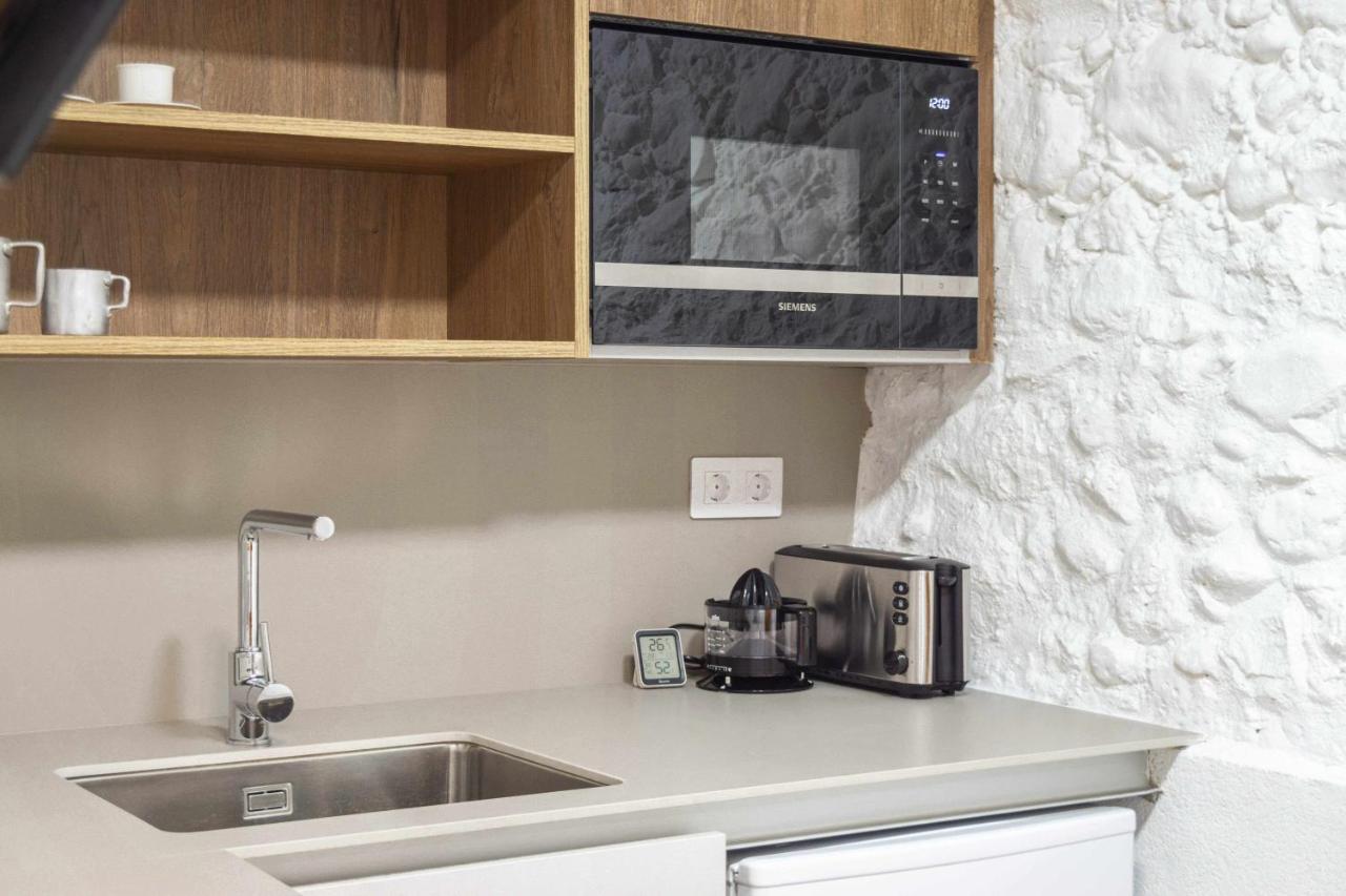 Casa Besalu Estudio En El Centro Del Pueblo Luaran gambar