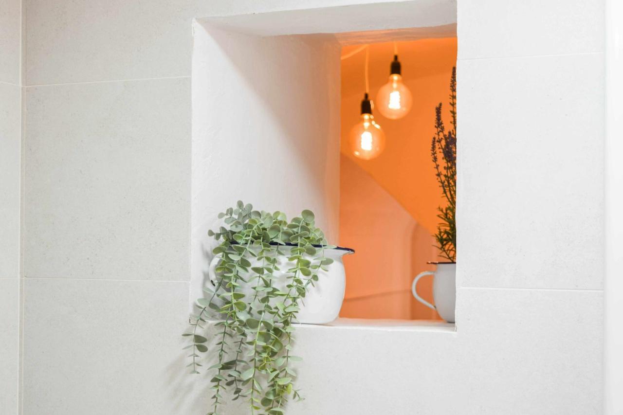 Casa Besalu Estudio En El Centro Del Pueblo Luaran gambar